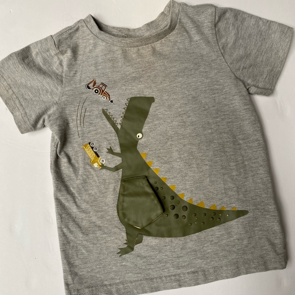 Tommy Bahama Grey Tee with Olive & Yellow Crocodile Graphic
